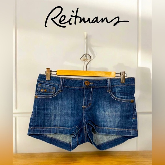 NWOT Reitmans, Classic Indigo Denim Shorts With Turn-Up Hem, Size 34 🍃 - Picture 1 of 9